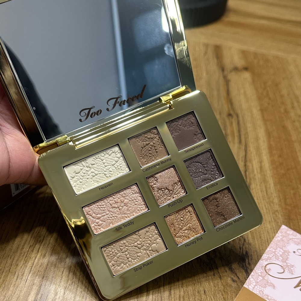 Too Faced Natural Eyes Palette with Gold and Cream Hues - Picture 3 of 3